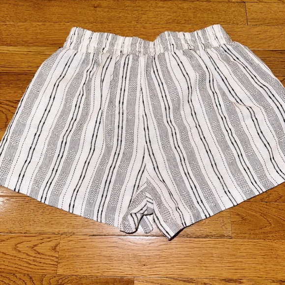 Stripped Shorts - Picture 2 of 2